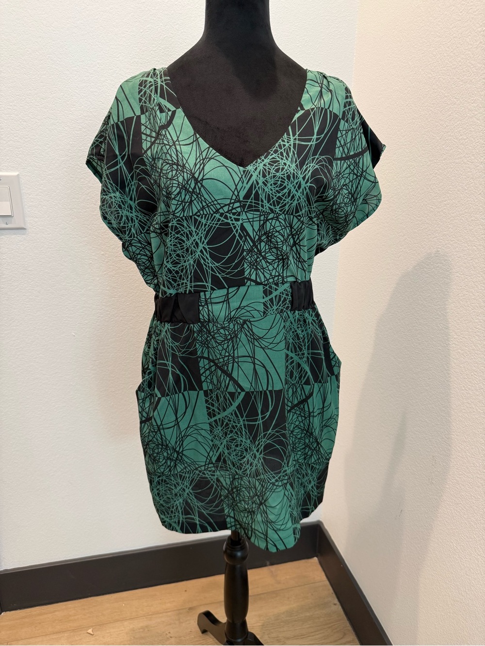 Peppermint Green and Black Patterned Short Sleeve Dress